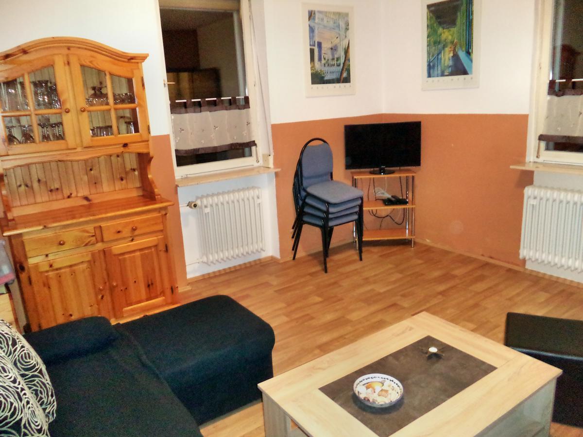 Pferdehof Und Wanderreitstation Doersam Villa Mörlenbach Buitenkant foto